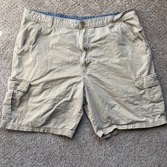 Wrangler Men’s Hero Cargo Shorts Khaki Cotton Size Waist 42 - Picture 1 of 11